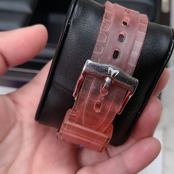 TECHNOMARINE PINK STAR XS LADY DIAMONDS WATCH - Picture 11 of 16